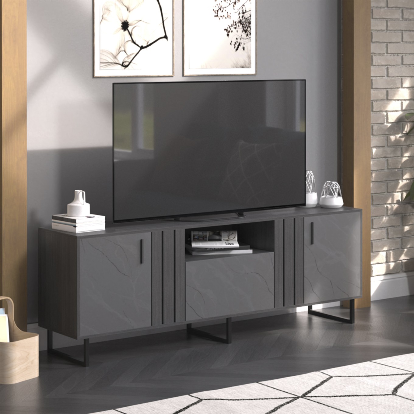 M�vel TV Lyne