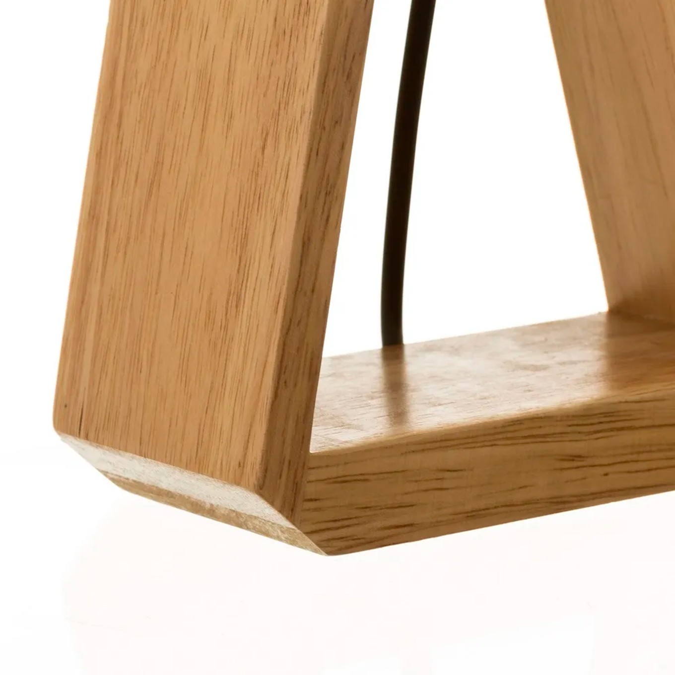Candeeiro de Mesa com Base em Madeira e Abajur Branco
