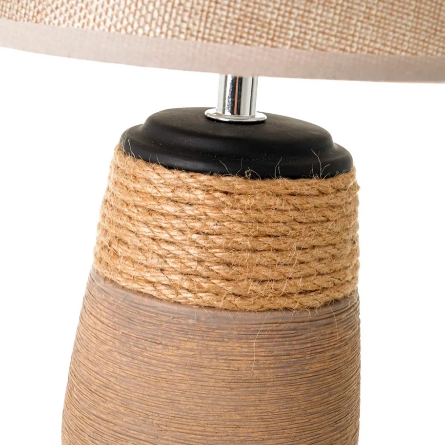 Candeeiro de Mesa em Cer�mica Castanho 20x20x31cm
