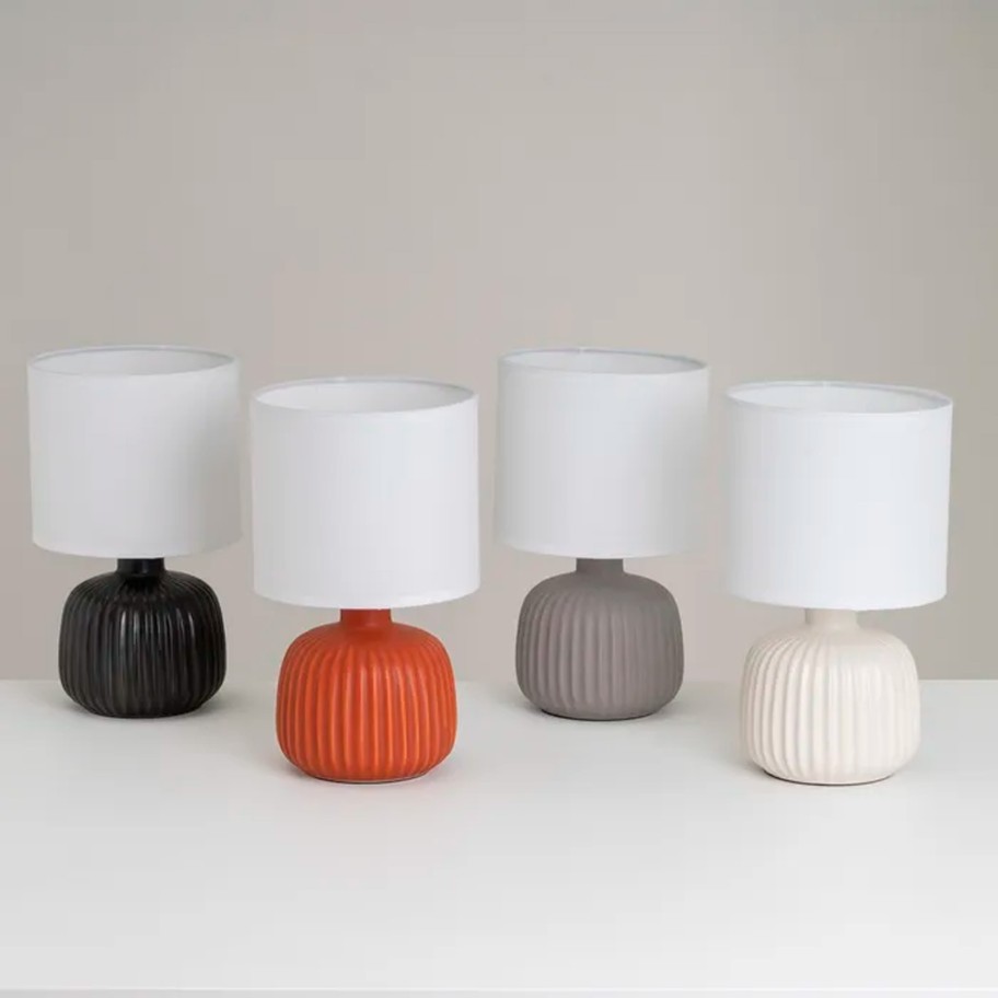 Candeeiro de Mesa em Cer�mica 16x16x27cm Cores Sortidas