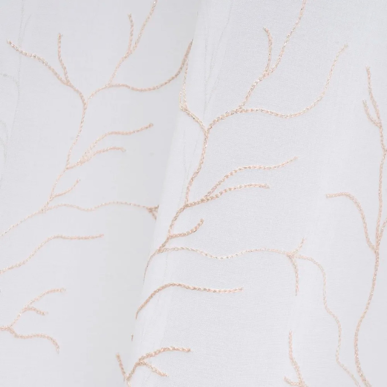 Cortina Dolly Bordado Coral 140x260cm