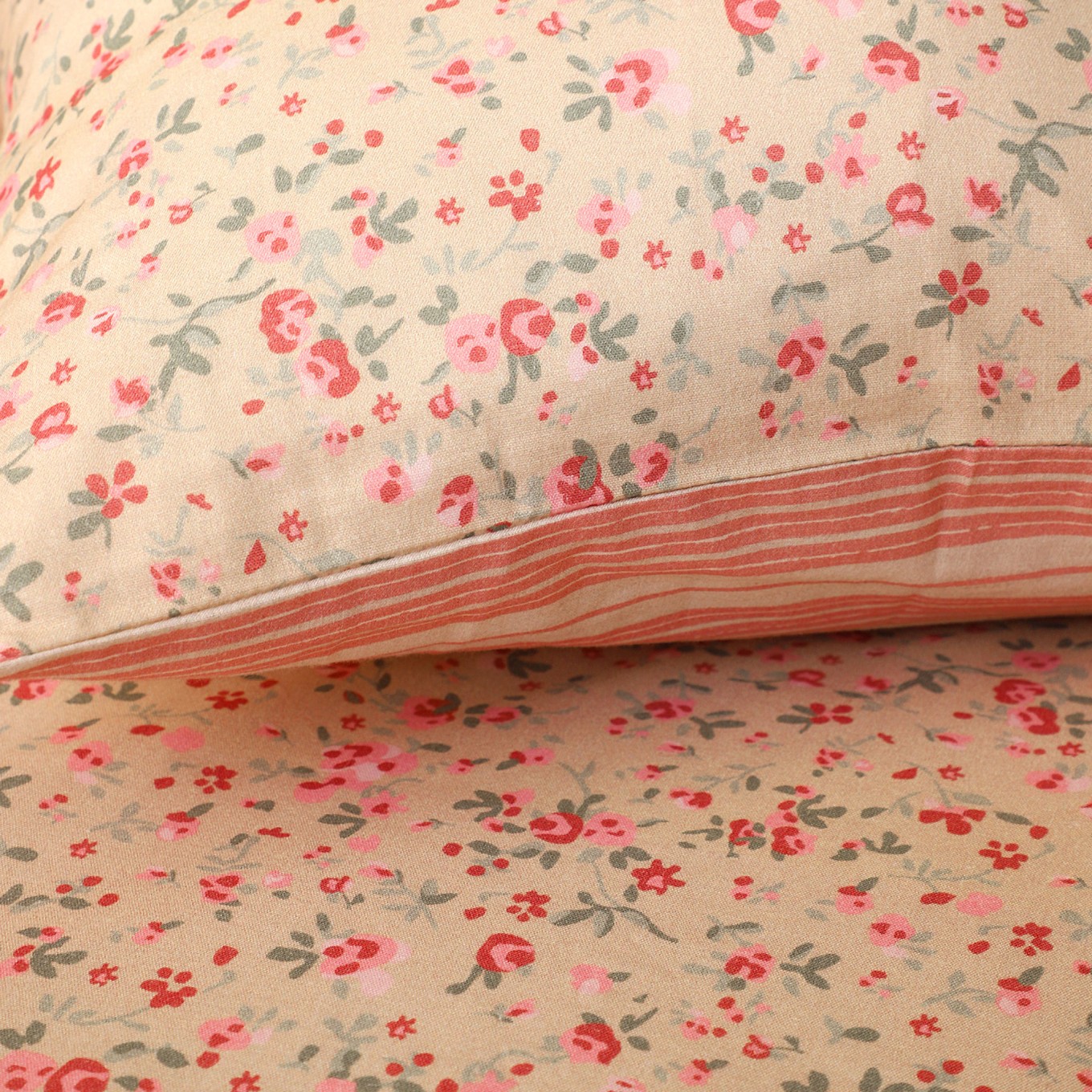 Capa de Edred�o Elodie c/ Fronhas - Cama Casal 135/140/150