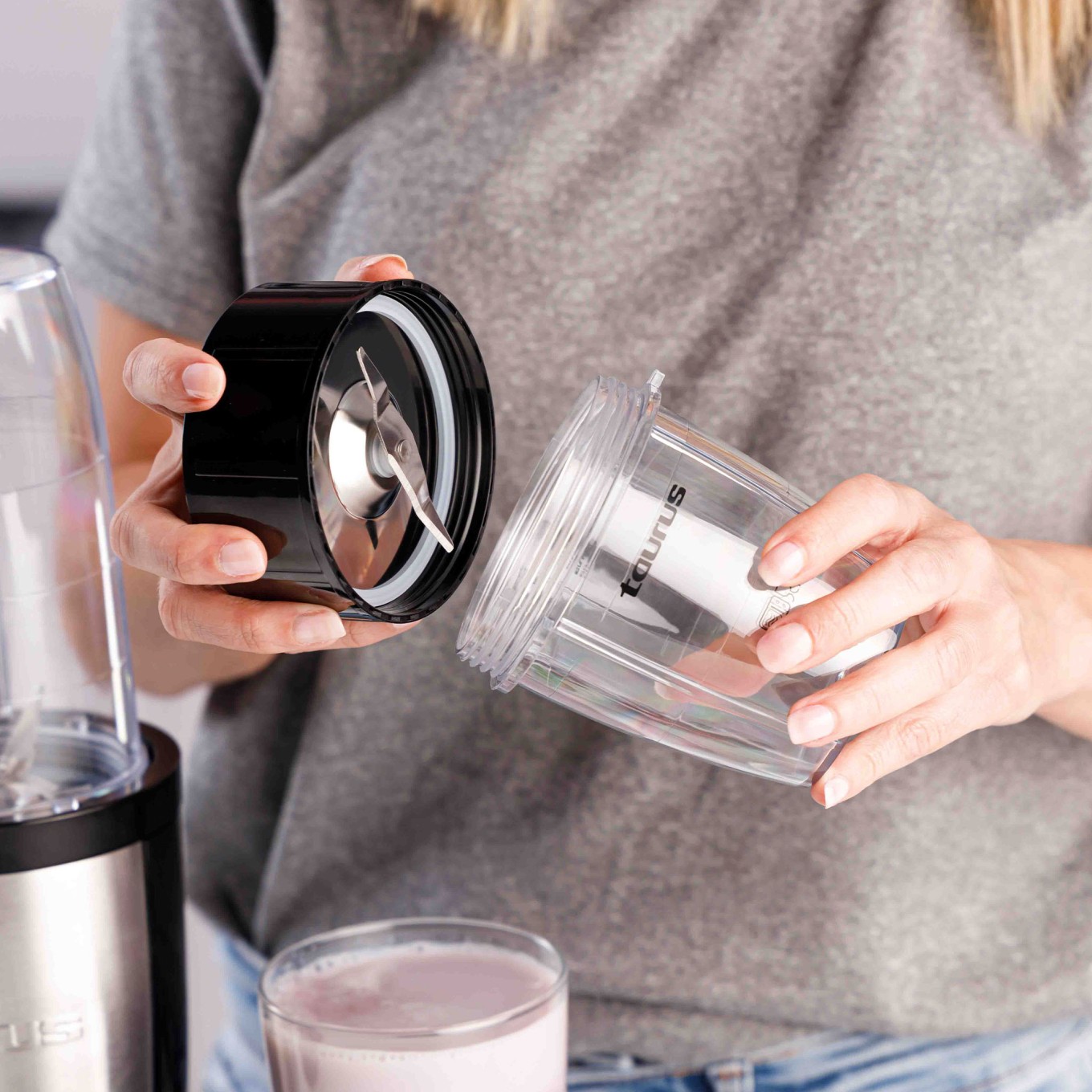 Liquidificador Port�til Taurus Shake&Go�JBA800X