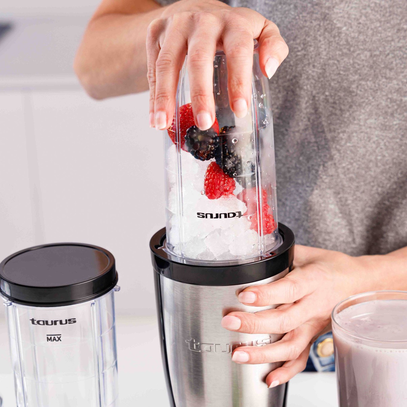 Liquidificador Port�til Taurus Shake&Go�JBA800X